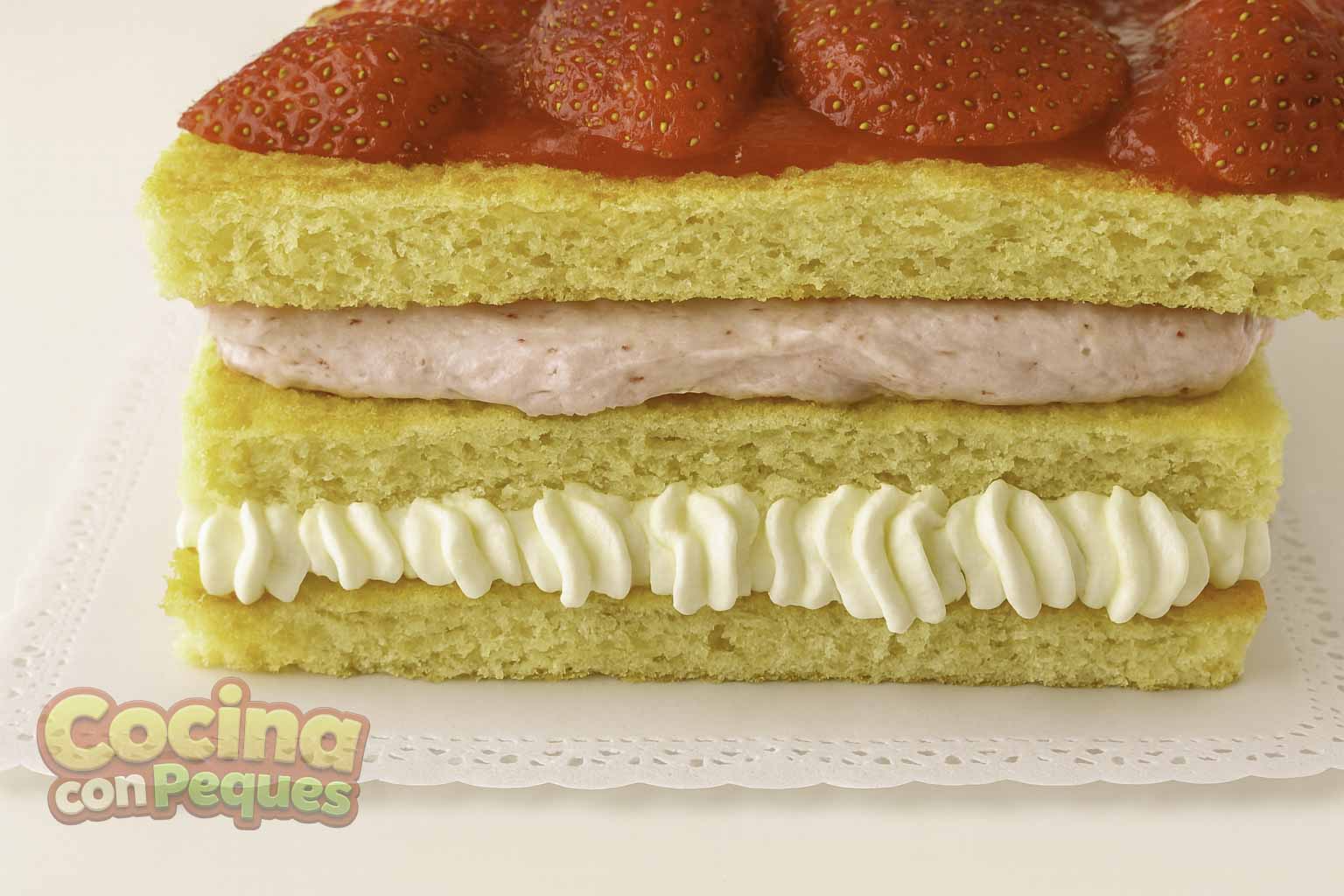 Tarta de fresas y nata para niños