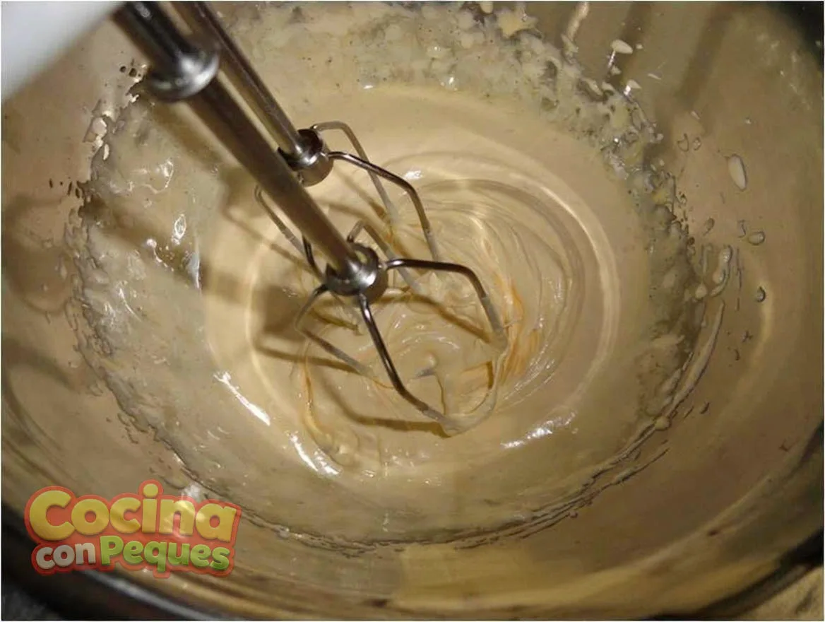 Montaje de crema de yemas